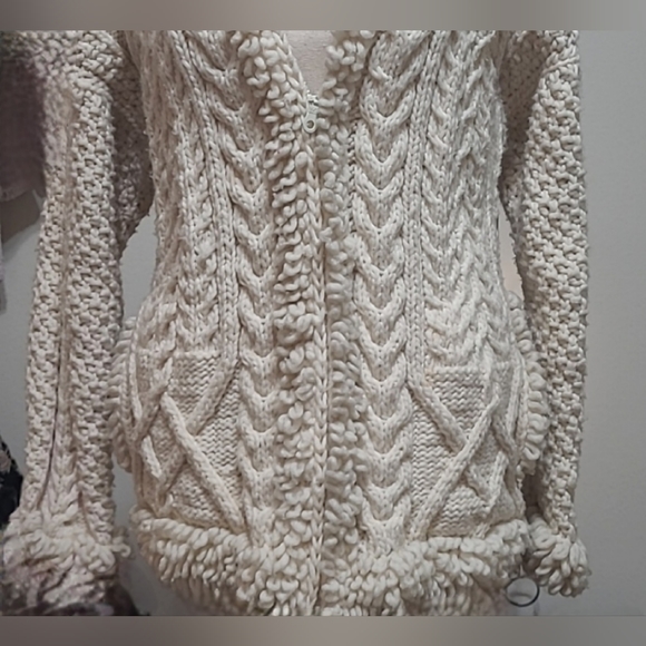 100% Wool Coat..Chunky Knit Wool Hooded Coat. Made in Ecuador - Picture 14 of 15